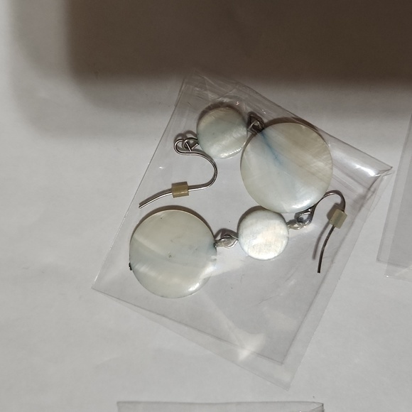 Mother of pearl vintage earring lot dangles - Picture 5 of 6